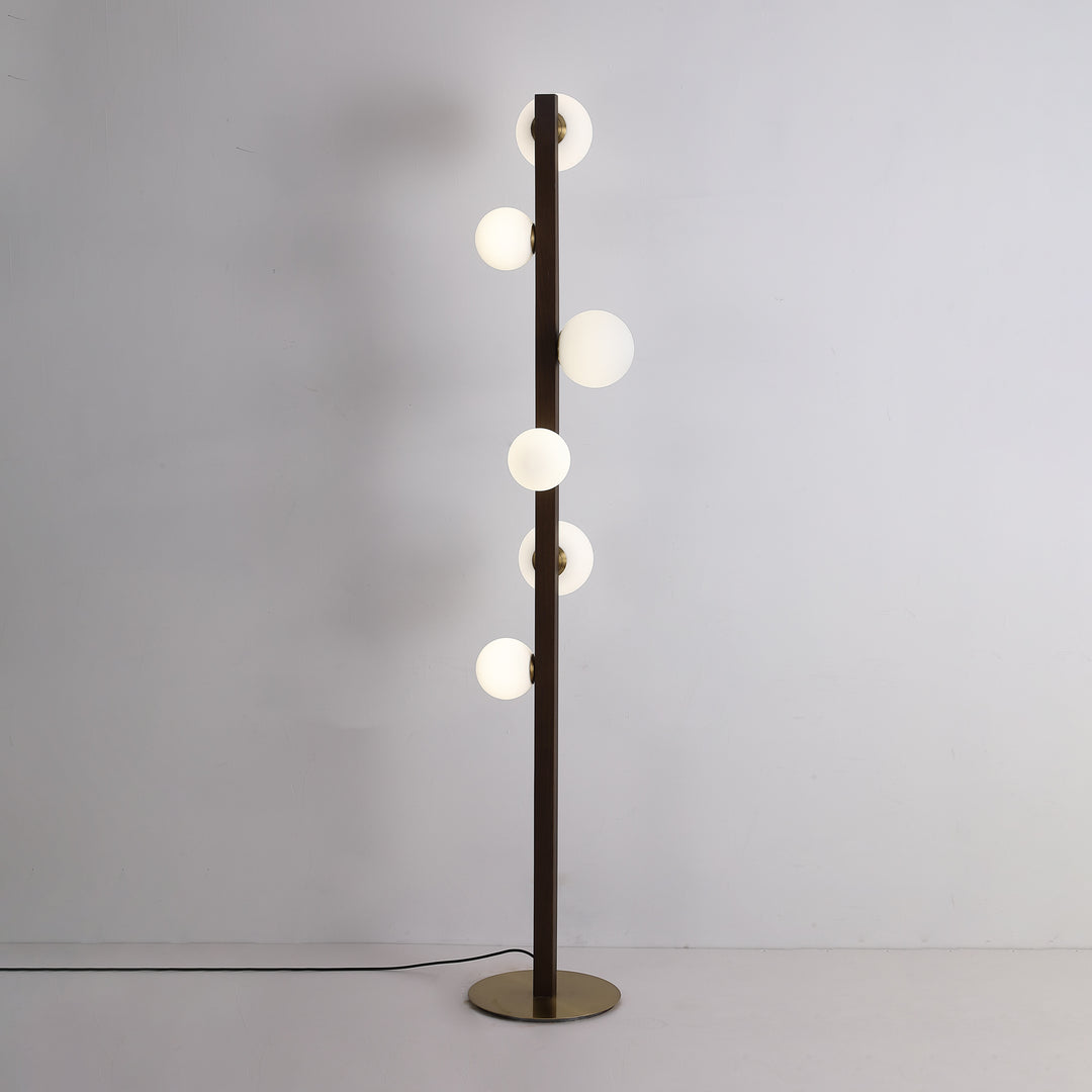 Planeta Wood Floor Lamp - Vakkerlight