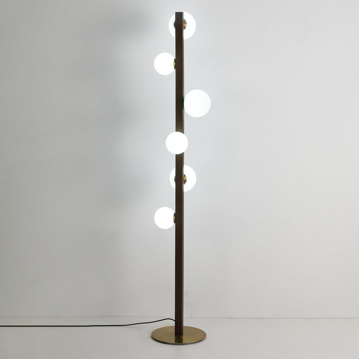 Planeta Wood Floor Lamp - Vakkerlight