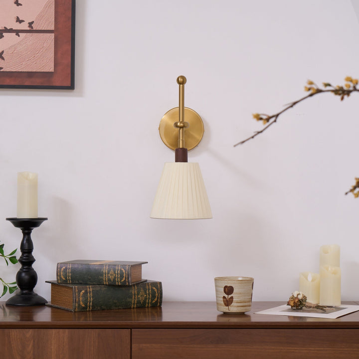 Pleated Fabric Wall Lamp - Vakkerlight