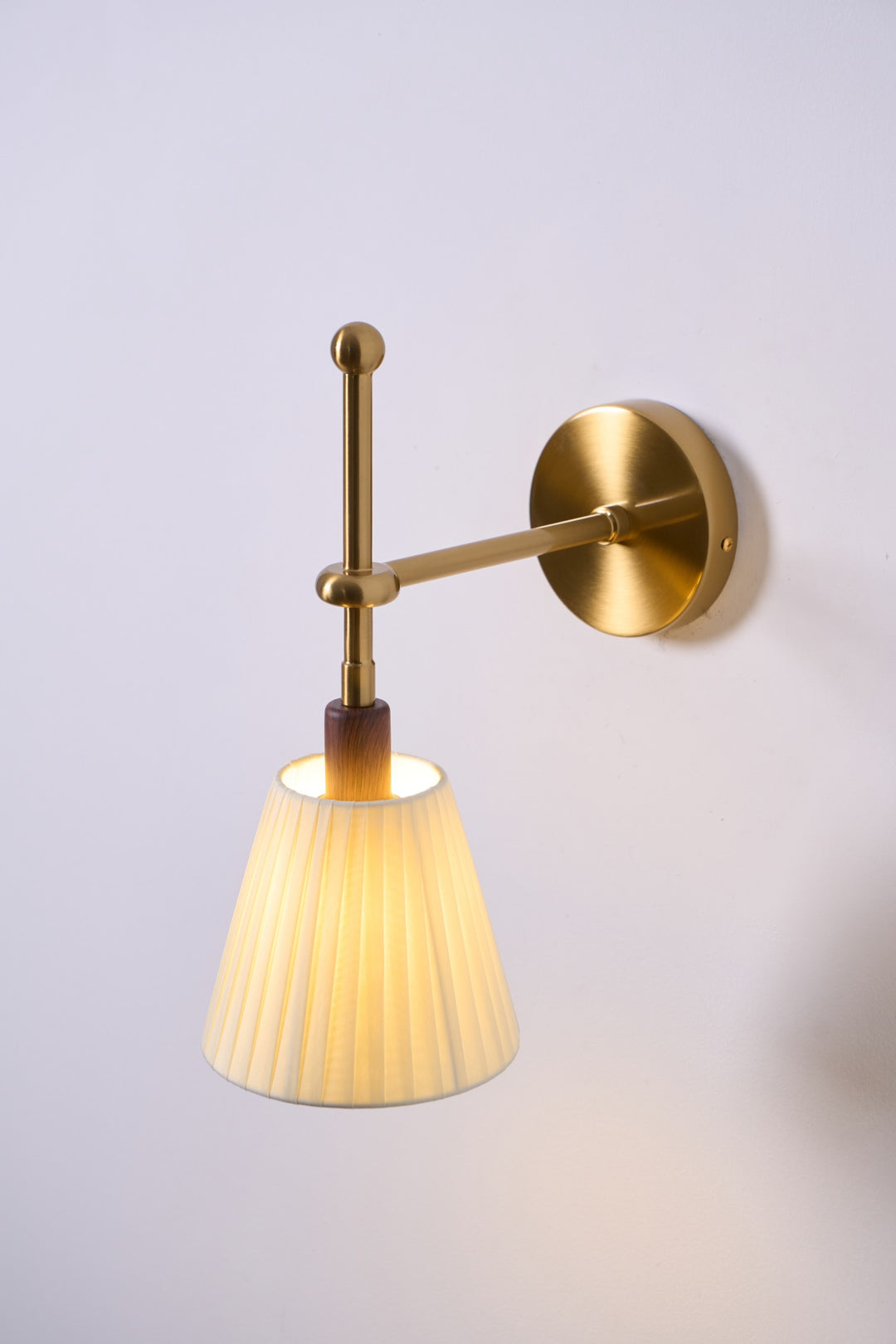 Pleated Fabric Wall Lamp - Vakkerlight