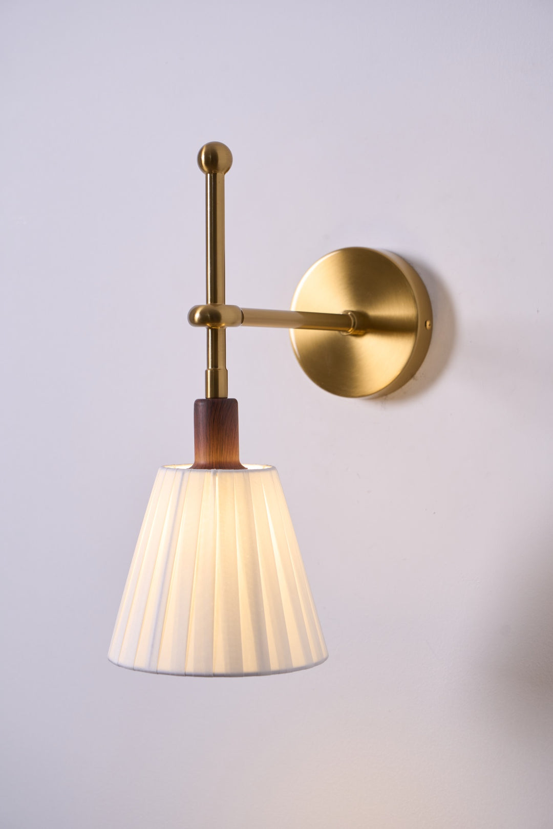Pleated Fabric Wall Lamp - Vakkerlight