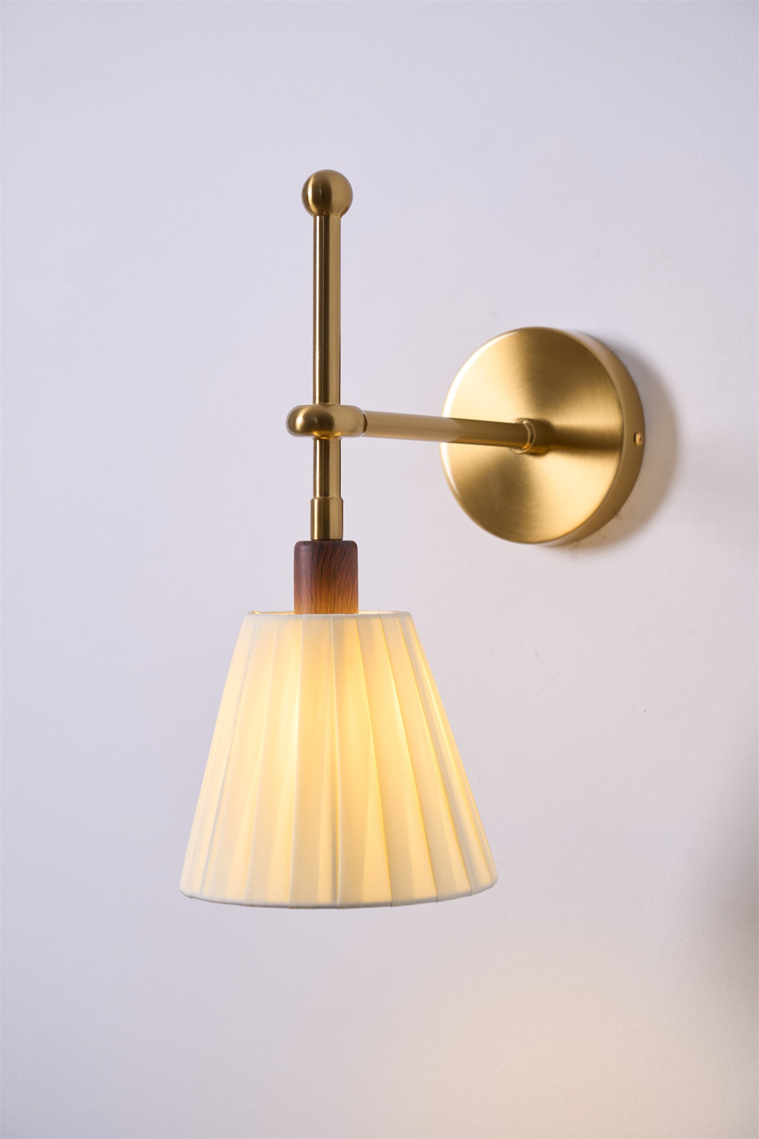 Pleated Fabric Wall Lamp - Vakkerlight