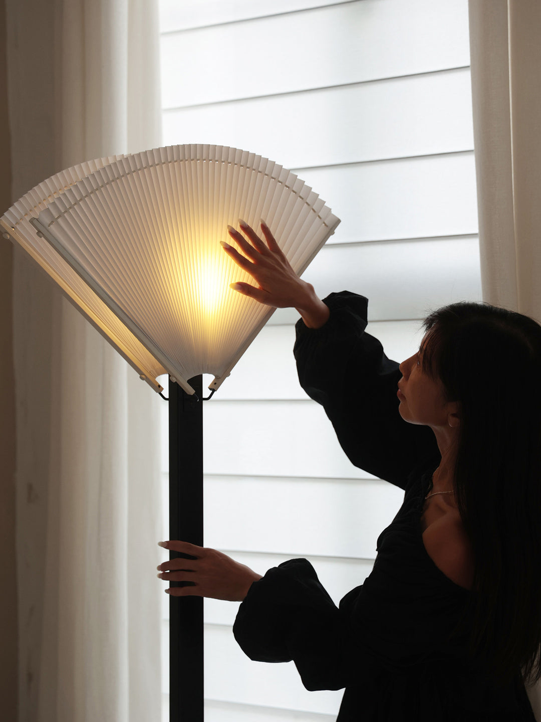 Pleated Fan Floor Lamp - Vakkerlight