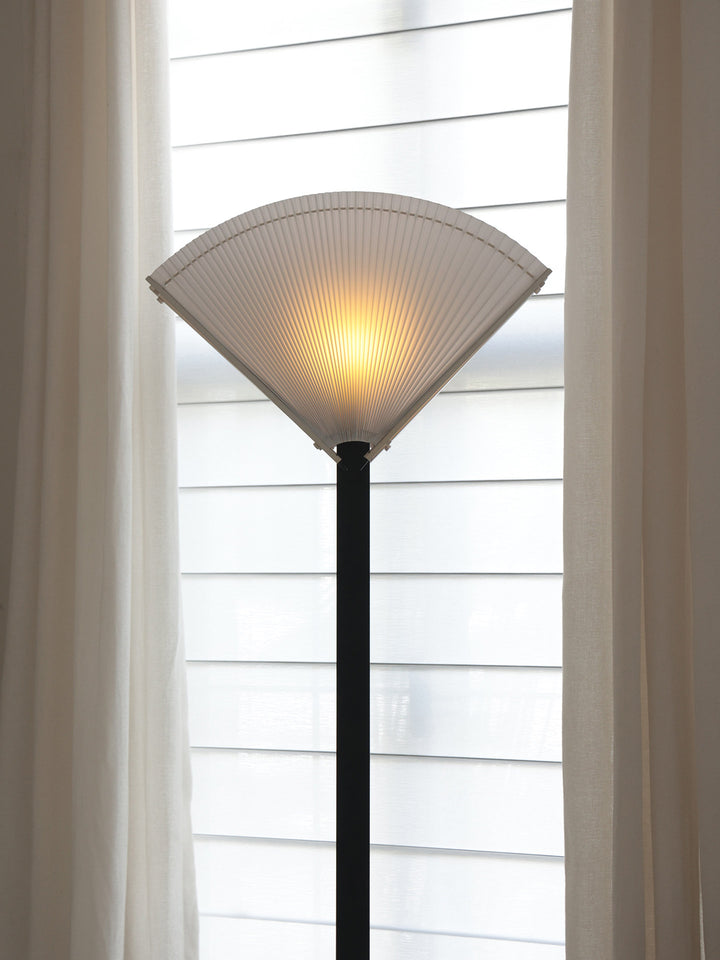 Pleated Fan Floor Lamp - Vakkerlight