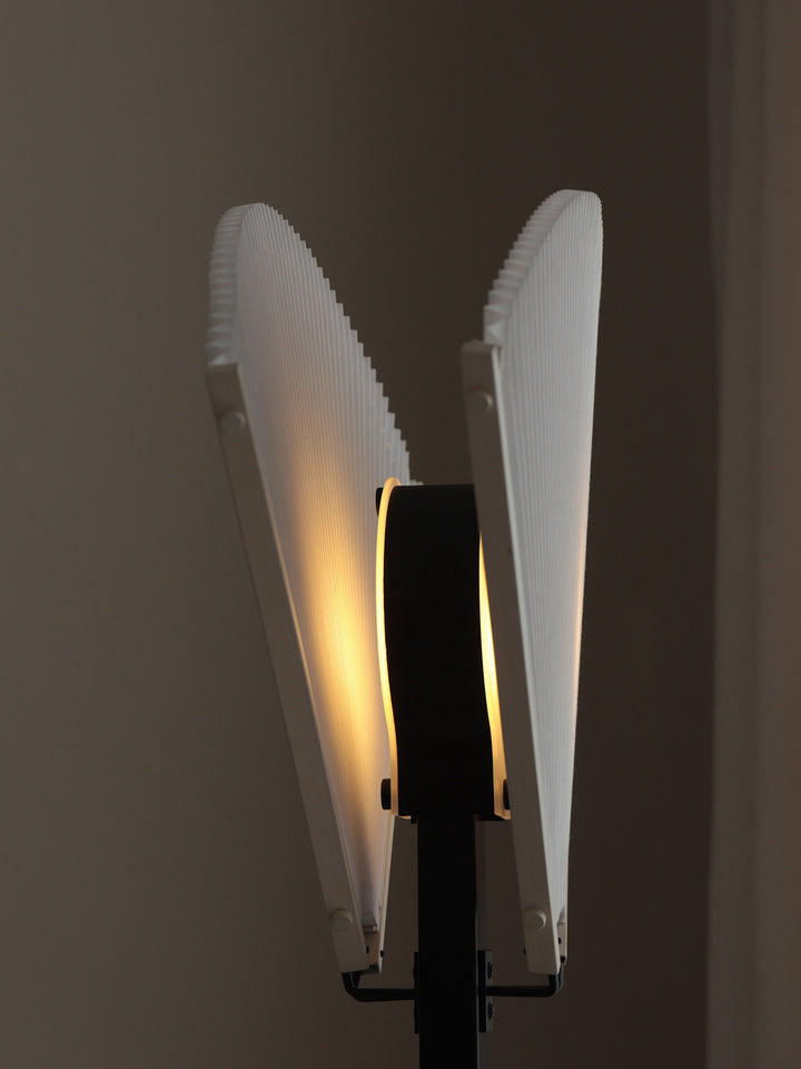 Pleated Fan Floor Lamp - Vakkerlight