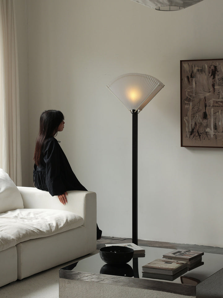 Pleated Fan Floor Lamp - Vakkerlight