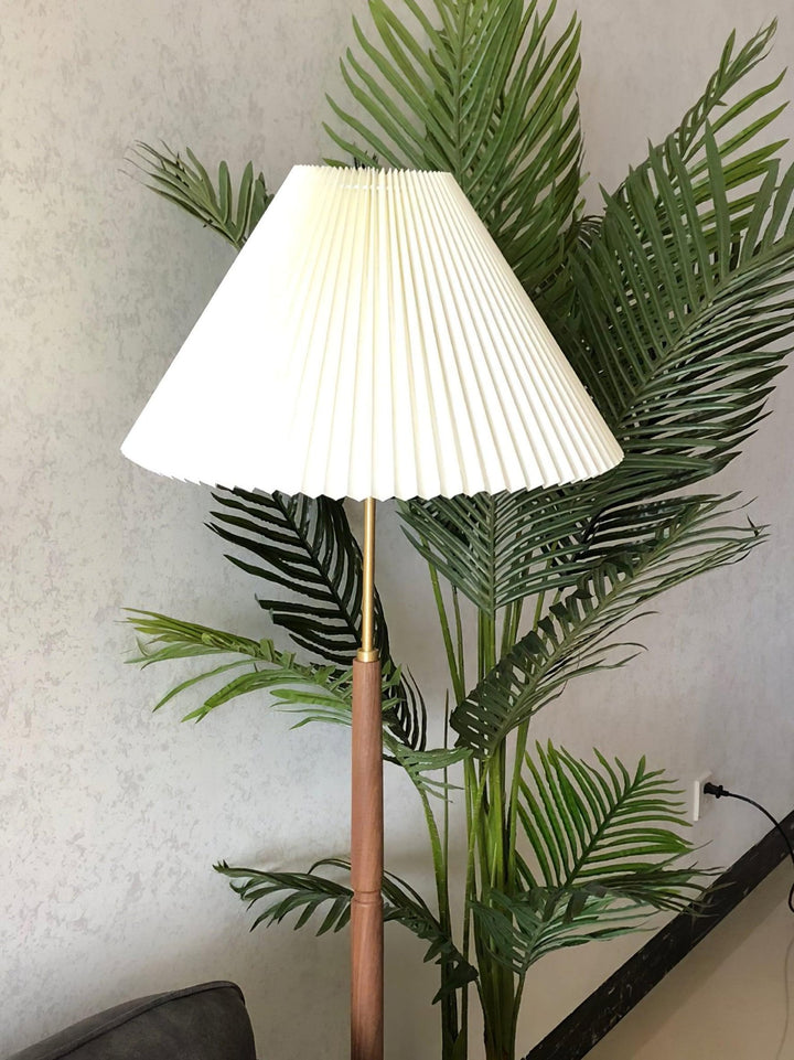 Pleated Floor Lamp - Vakkerlight