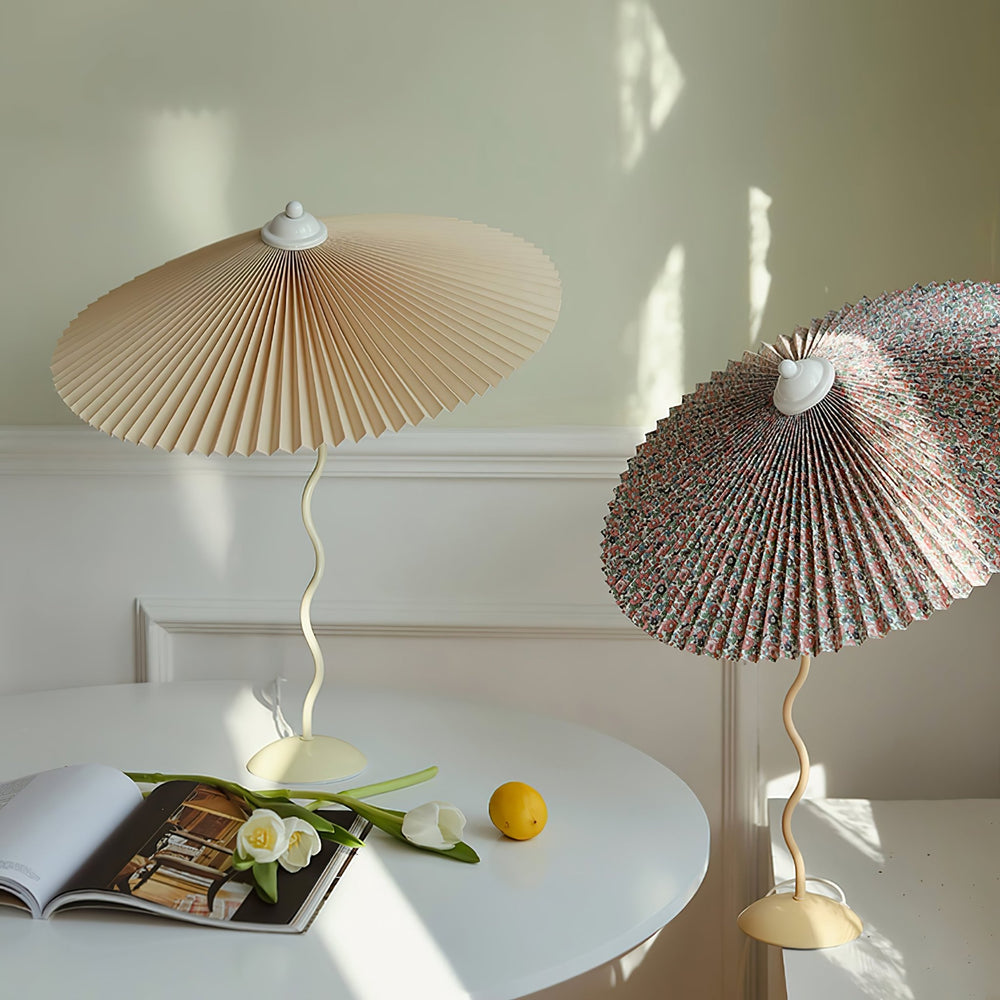 Pleated Hat Table Lamp - Vakkerlight