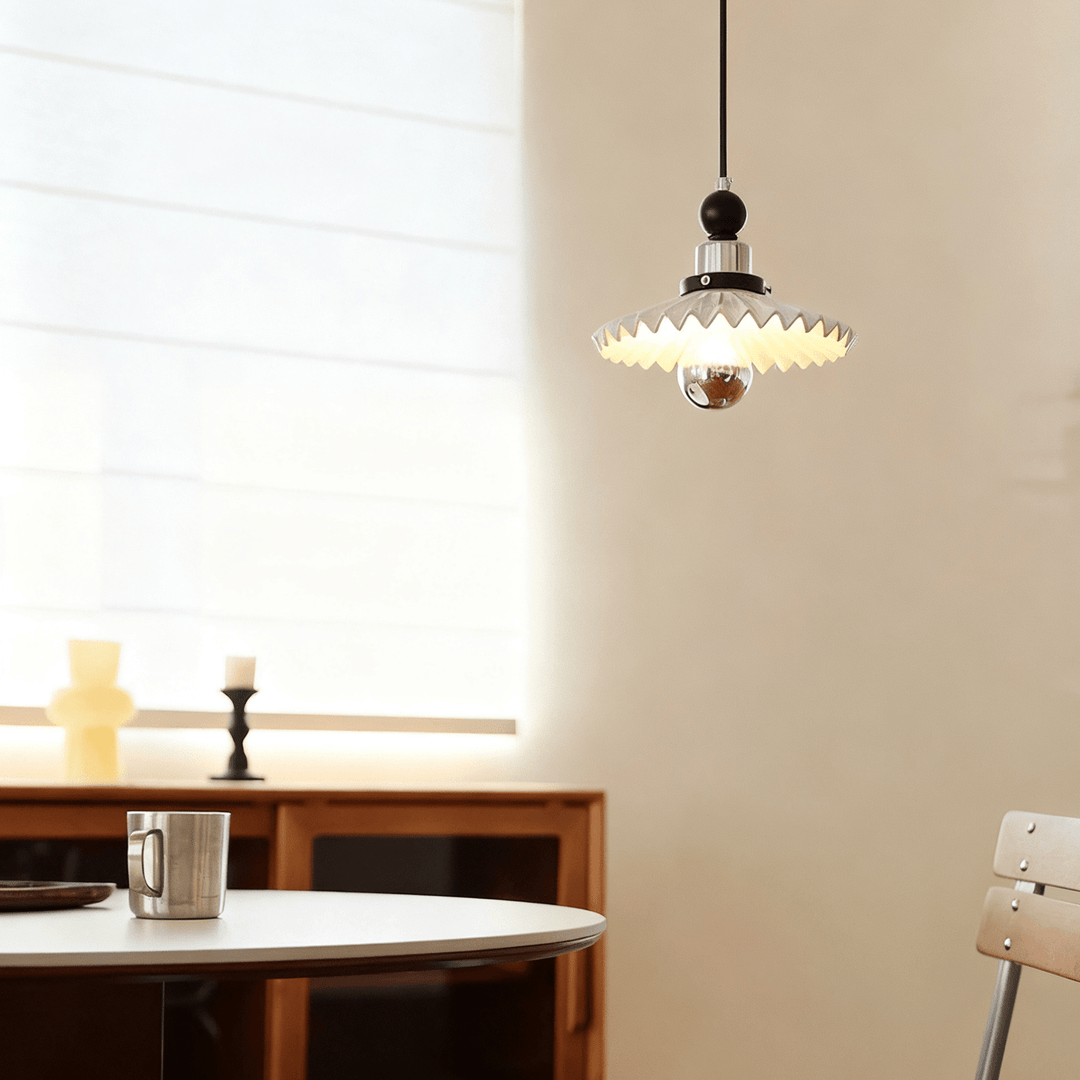 Pleated Petal Pendant Lamp - Vakkerlight