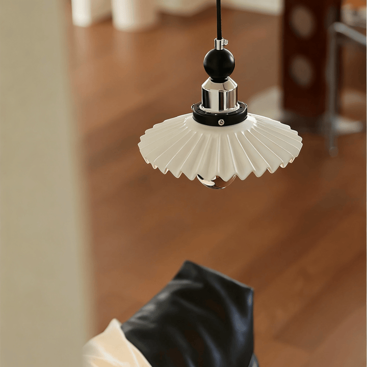 Pleated Petal Pendant Lamp - Vakkerlight