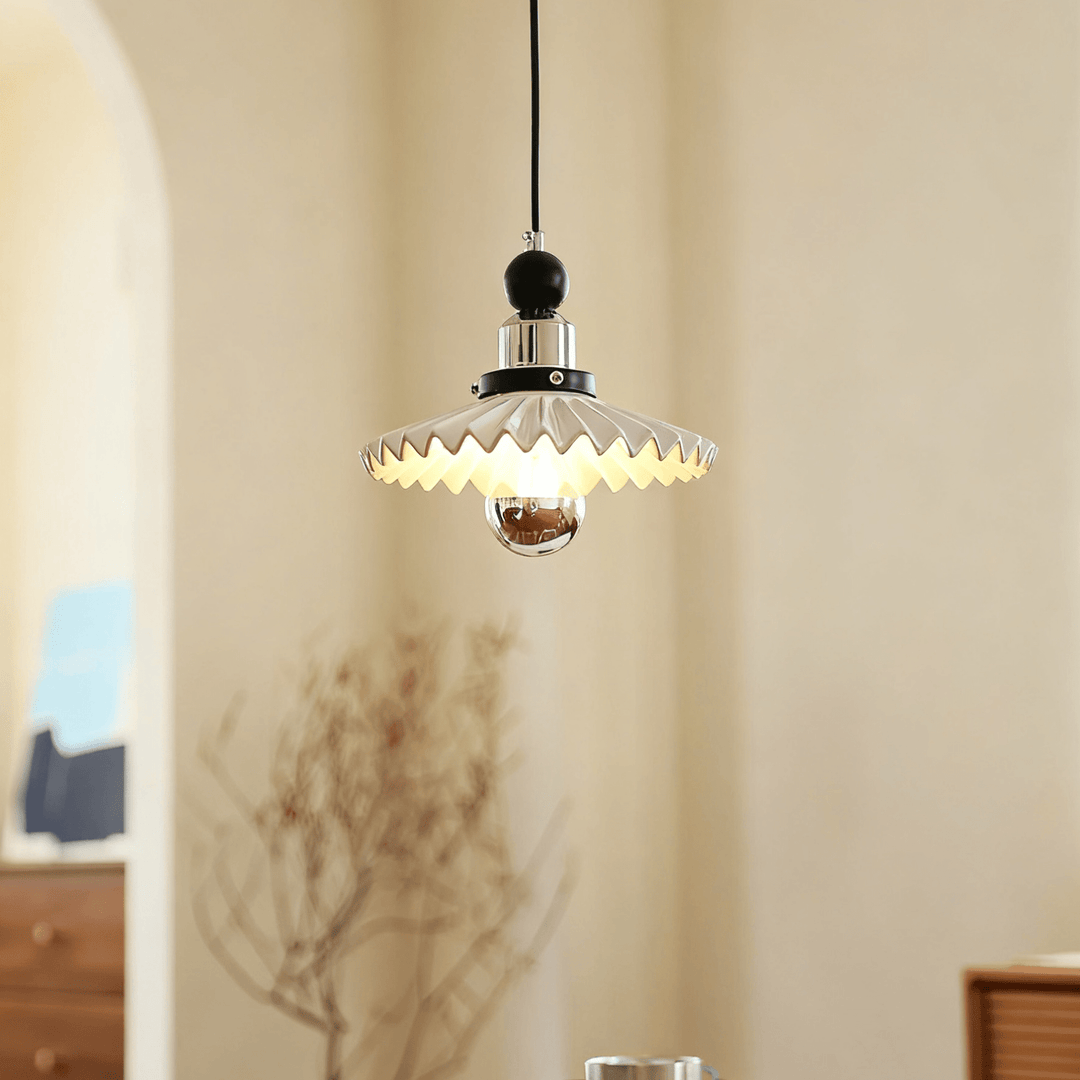 Pleated Petal Pendant Lamp - Vakkerlight