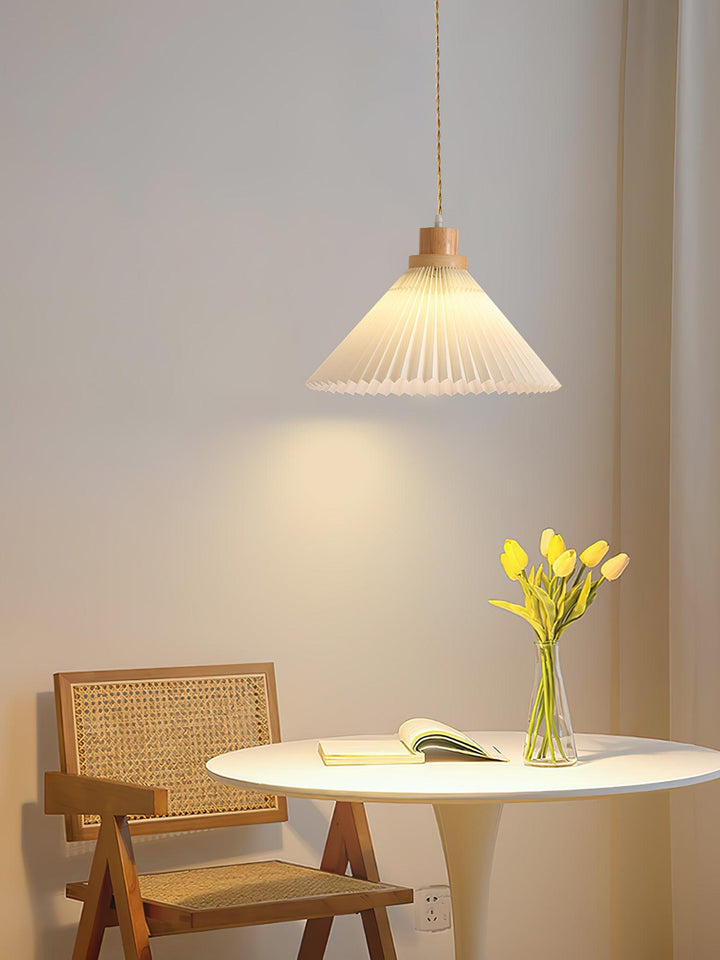 Pleated Wooden Pendant Light - Vakkerlight