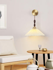 Pleated Wooden Wall Lamp - Vakkerlight