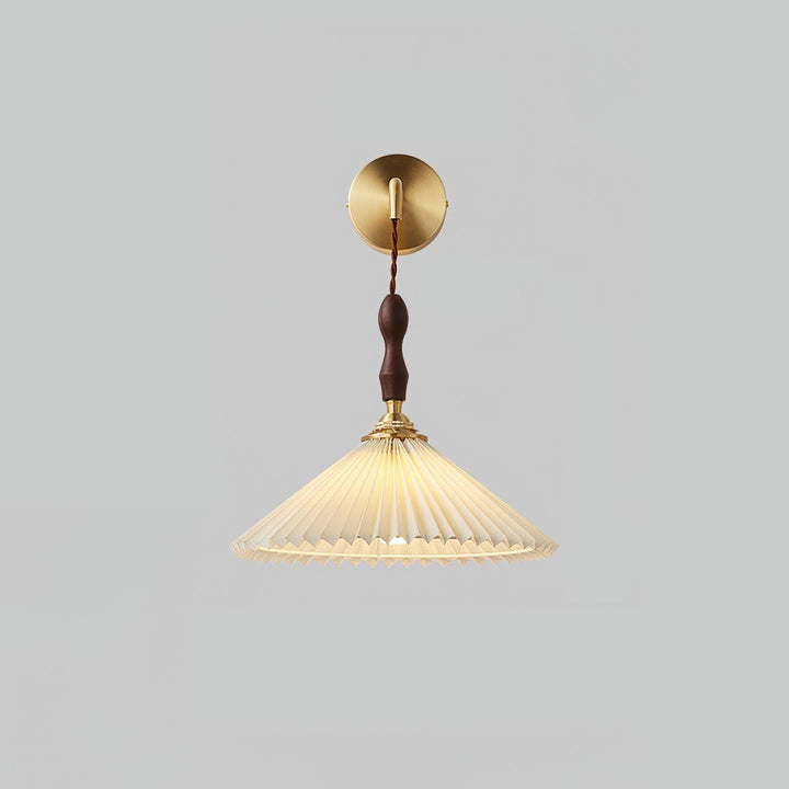 Pleated Wooden Wall Lamp - Vakkerlight