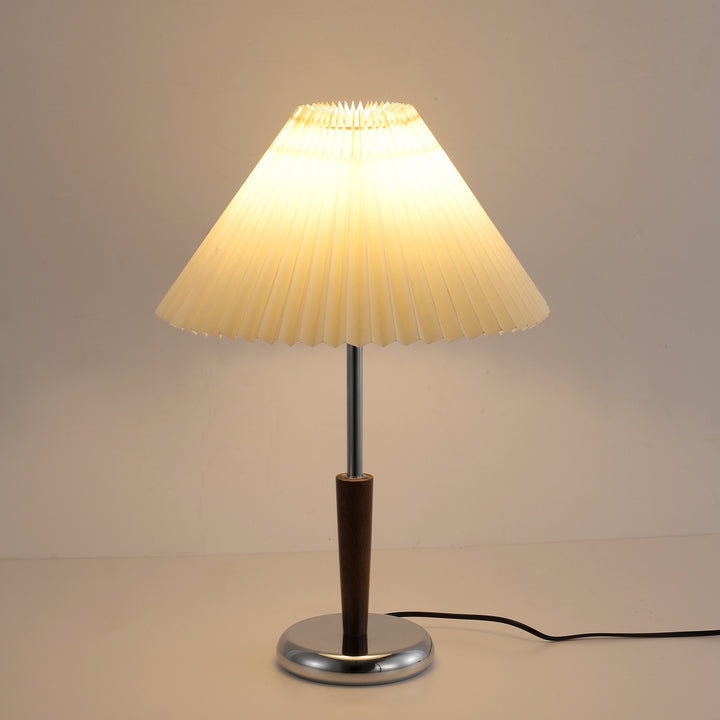 Lynnea Pleated Table Lamp - Vakkerlight