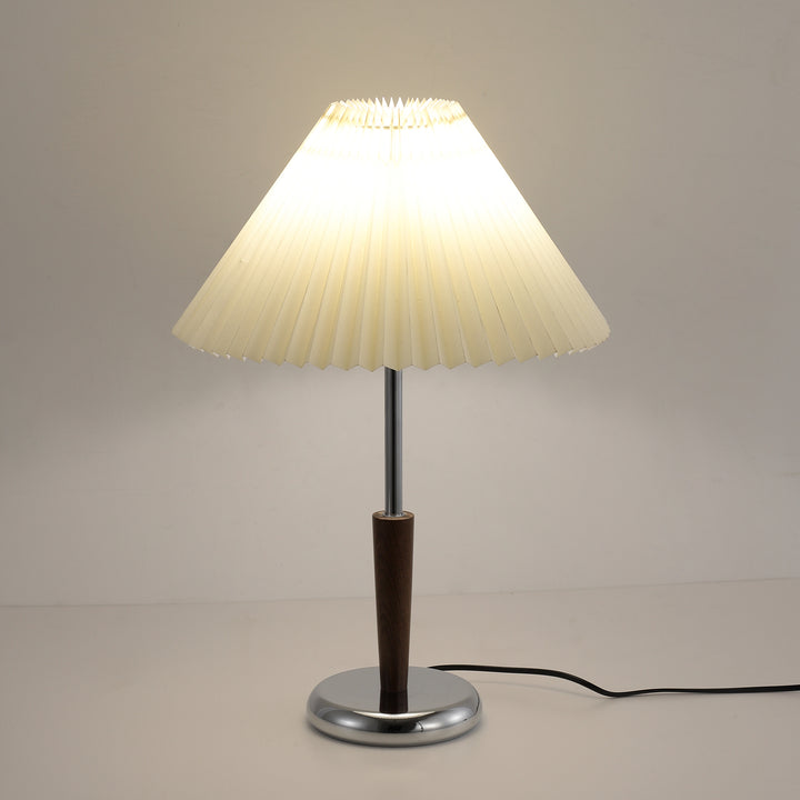 Lynnea Pleated Table Lamp - Vakkerlight