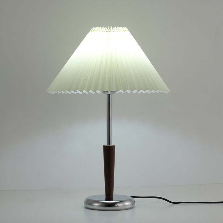 Lynnea Pleated Table Lamp - Vakkerlight