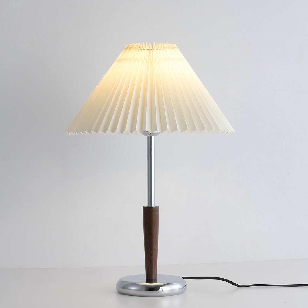 Lynnea Pleated Table Lamp - Vakkerlight