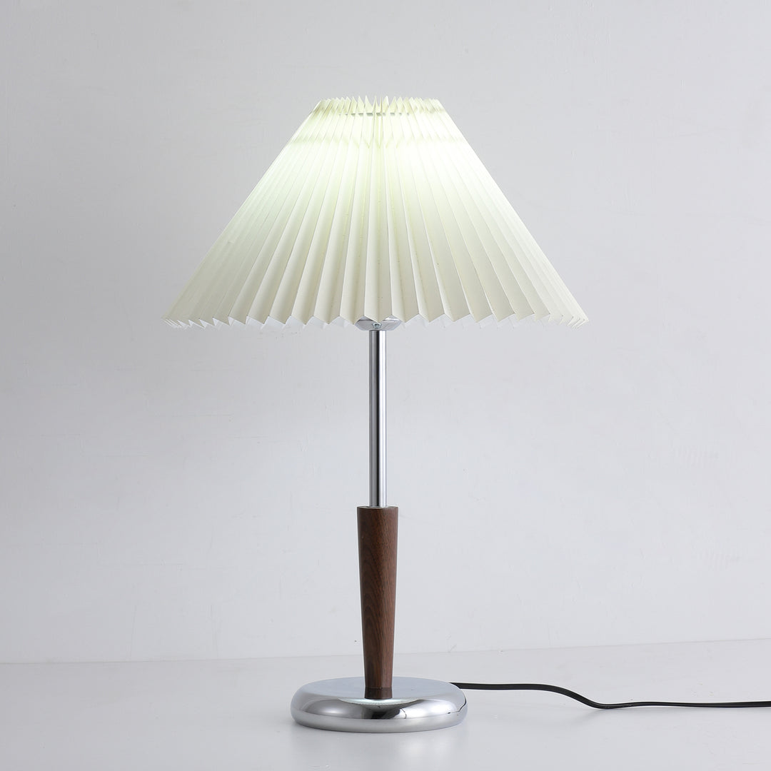 Lynnea Pleated Table Lamp - Vakkerlight