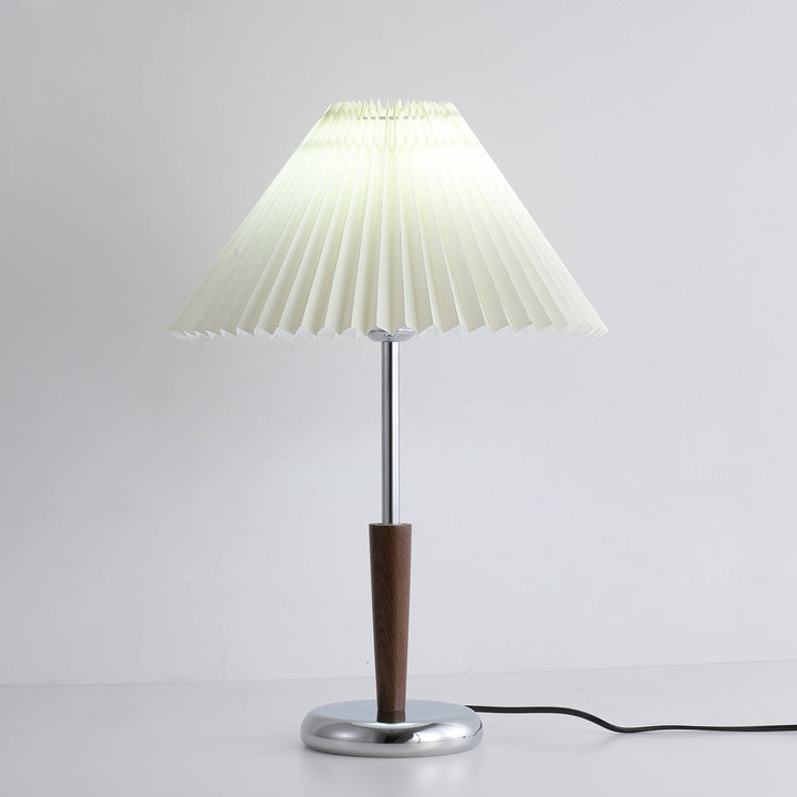 Lynnea Pleated Table Lamp - Vakkerlight