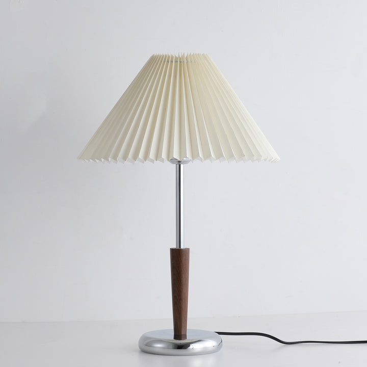 Lynnea Pleated Table Lamp - Vakkerlight