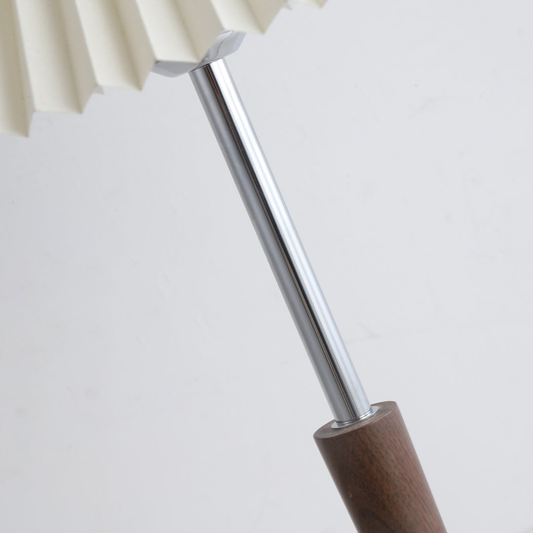 Lynnea Pleated Table Lamp - Vakkerlight