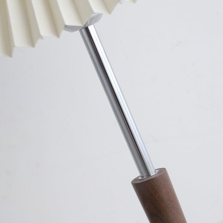 Lynnea Pleated Table Lamp - Vakkerlight