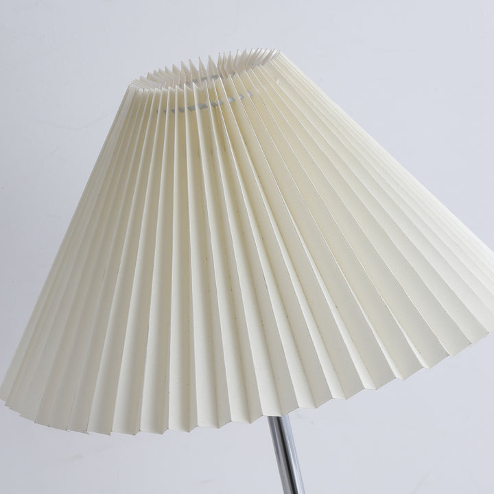 Lynnea Pleated Table Lamp - Vakkerlight