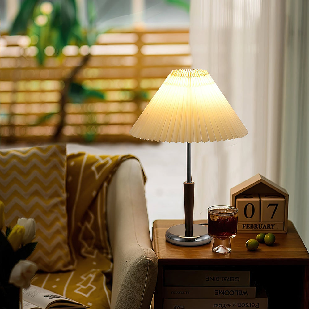 Lynnea Pleated Table Lamp - Vakkerlight