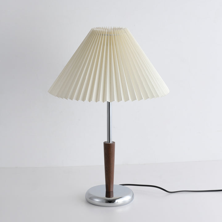 Lynnea Pleated Table Lamp - Vakkerlight