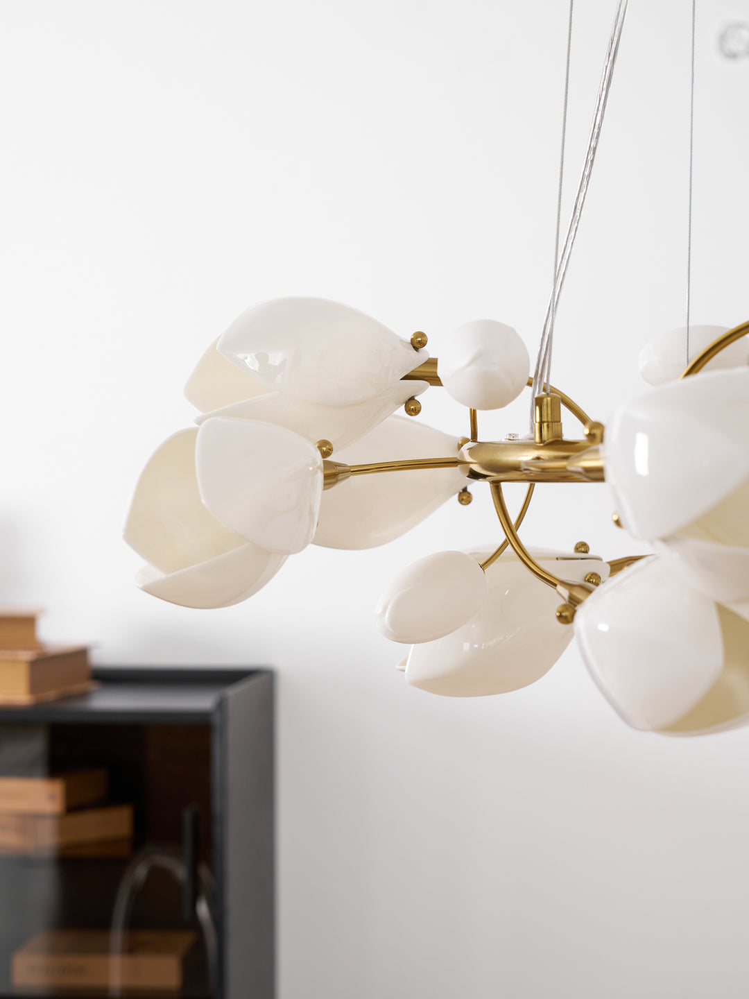Porcelain Magnolia Chandelier - Vakkerlight