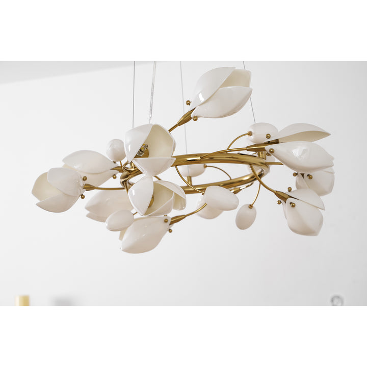 Porcelain Magnolia Chandelier - Vakkerlight