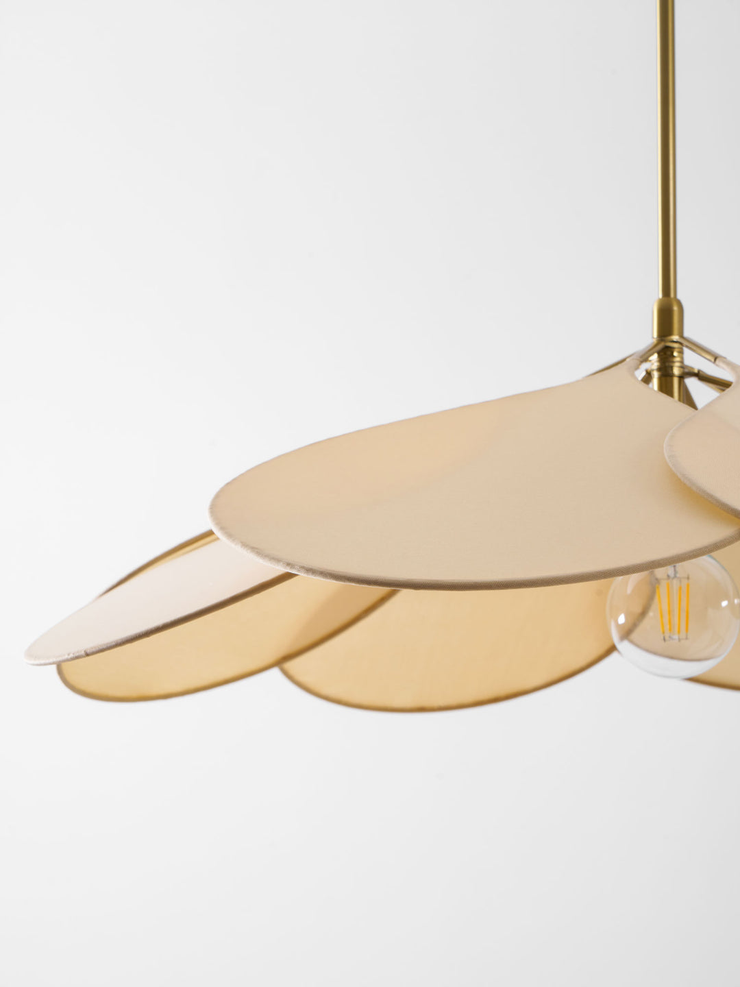 Precieuse Petals Pendant Lamp - Vakkerlight