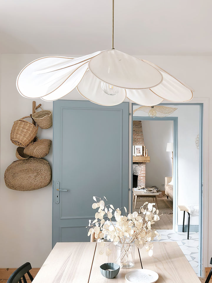 Precieuse Petals Pendant Lamp