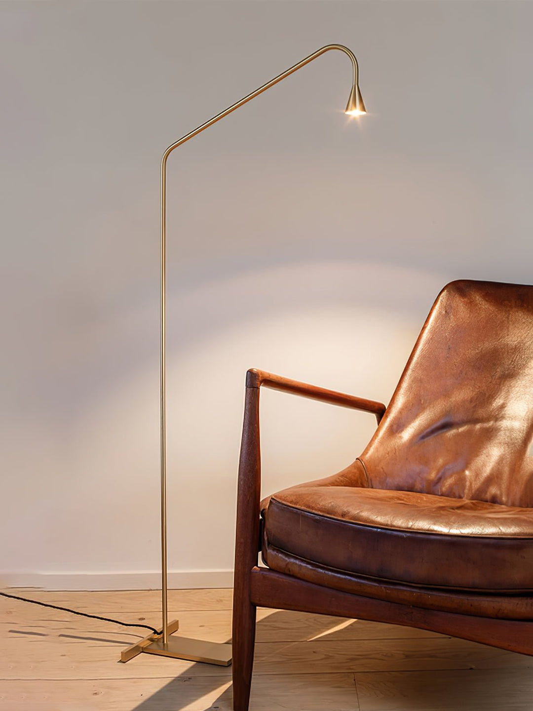 Pureform Floor Lamp - Vakkerlight