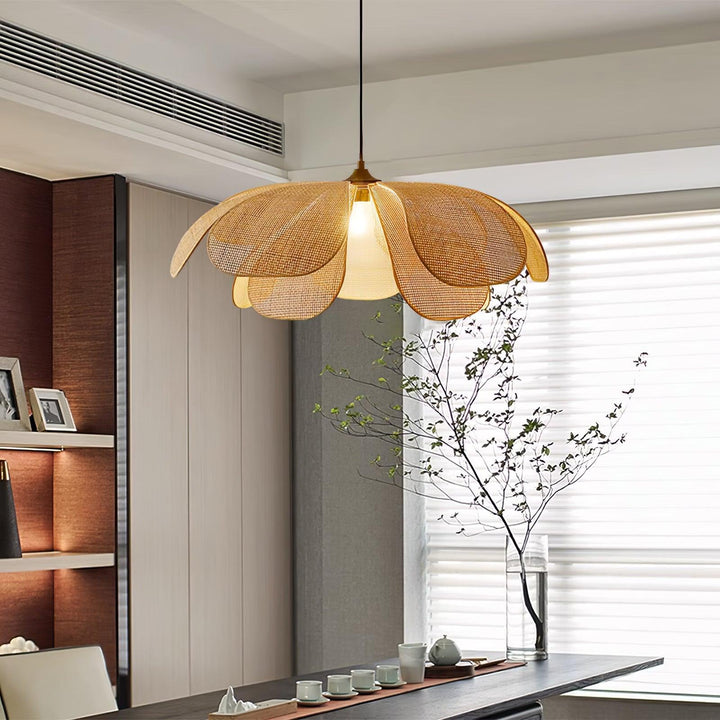 Rattan Petal Pendant Lamp - Vakkerlight