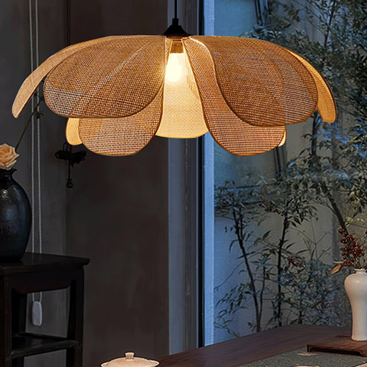 Rattan Petal Pendant Lamp - Vakkerlight