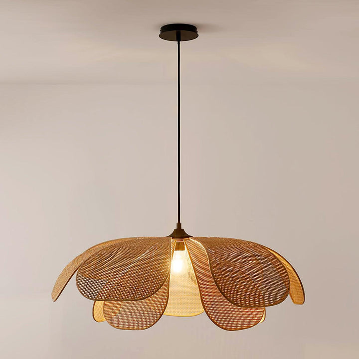 Rattan Petal Pendant Lamp - Vakkerlight