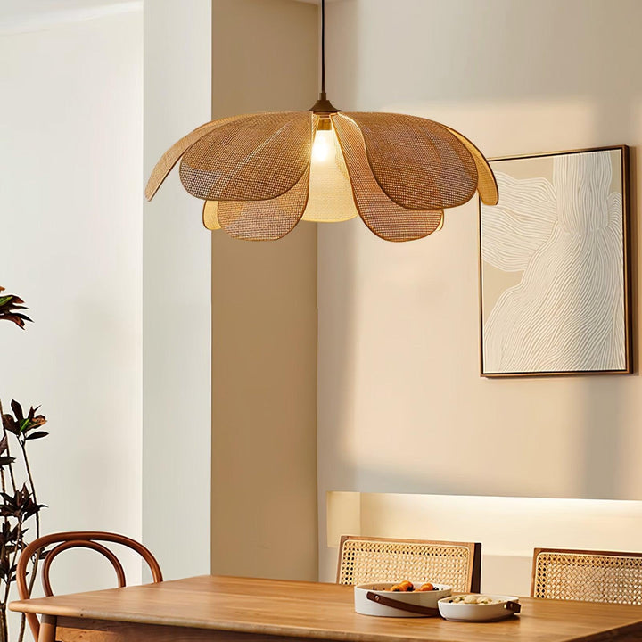 Rattan Petal Pendant Lamp - Vakkerlight