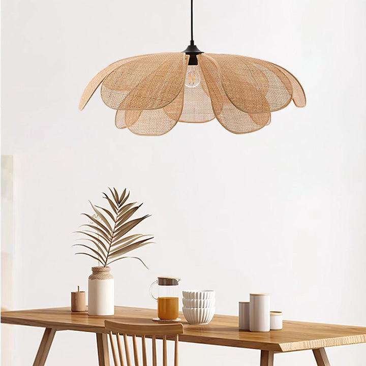 Rattan Petal Pendant Lamp - Vakkerlight