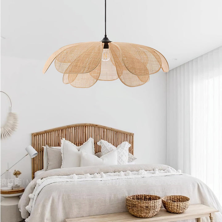 Rattan Petal Pendant Lamp - Vakkerlight