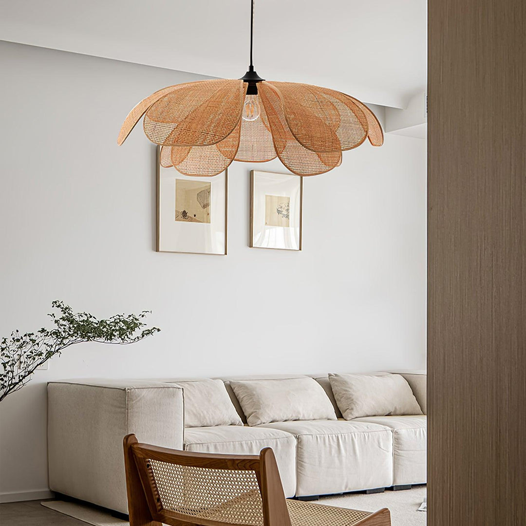 Rattan Petal Pendant Lamp - Vakkerlight