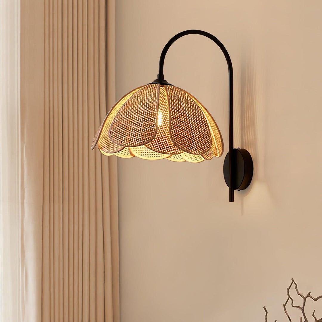 Rattan Petal Wall Lamp - Vakkerlight