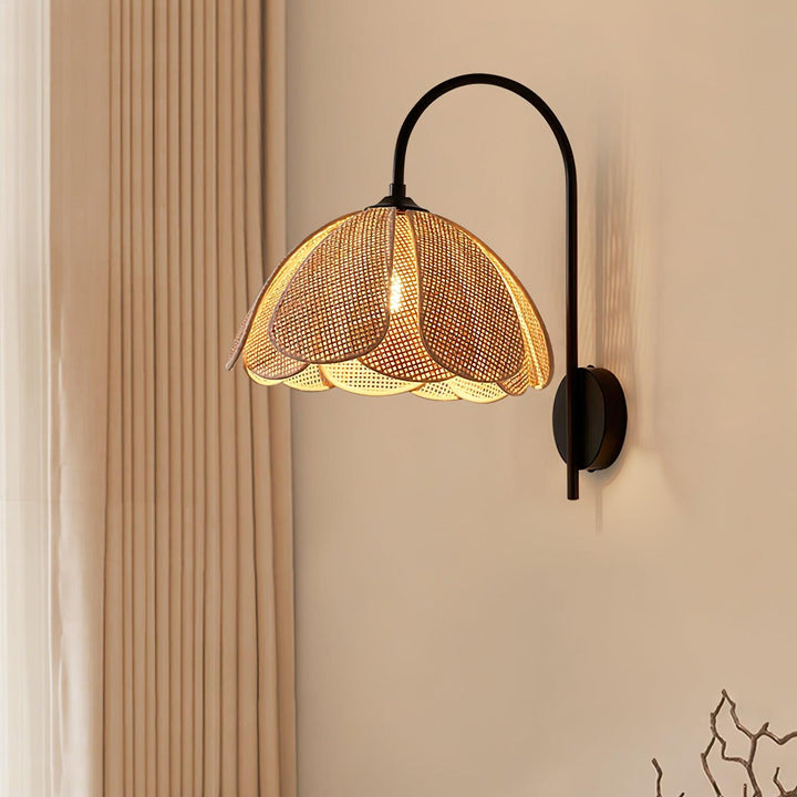 Rattan Petal Wall Lamp - Vakkerlight