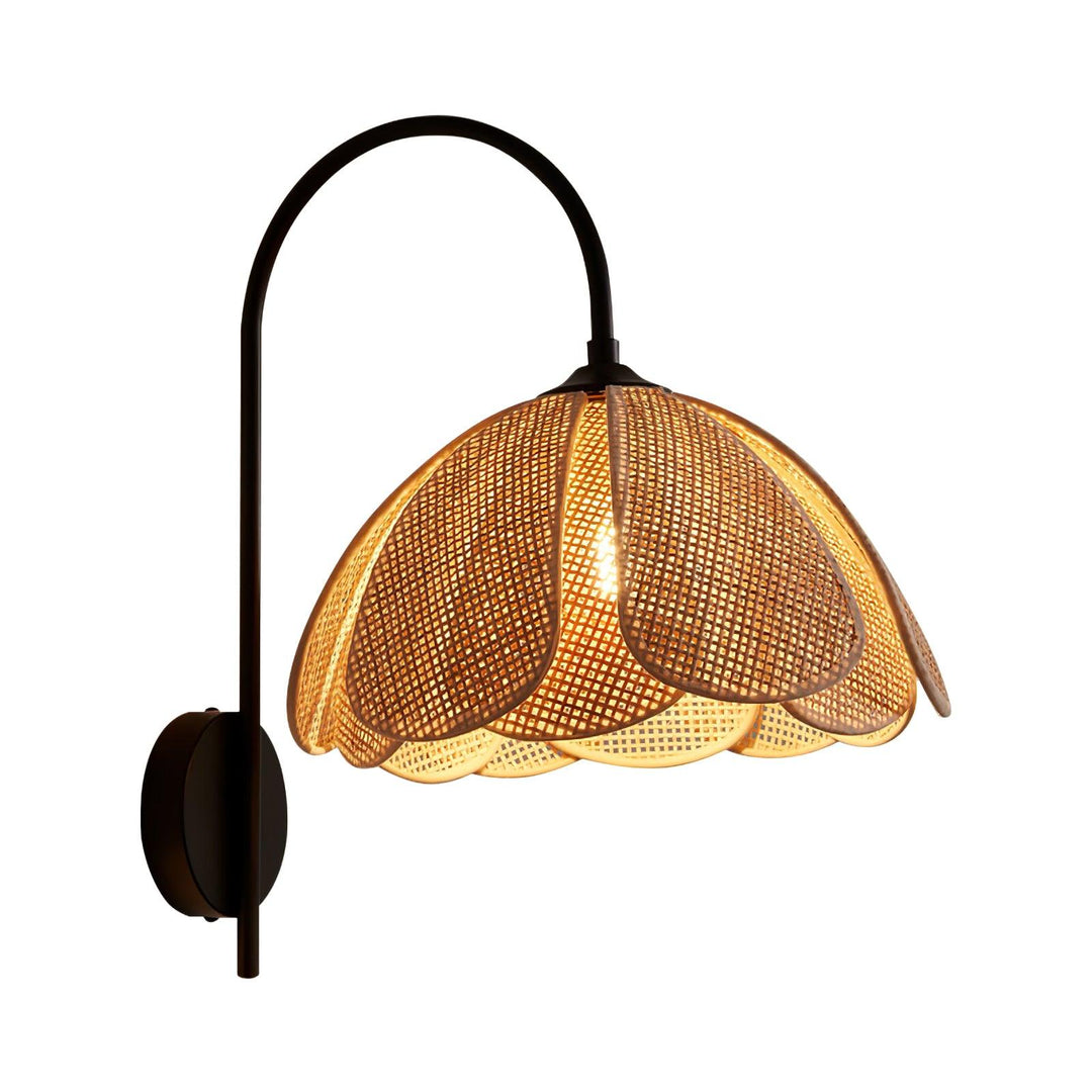 Rattan Petal Wall Lamp - Vakkerlight