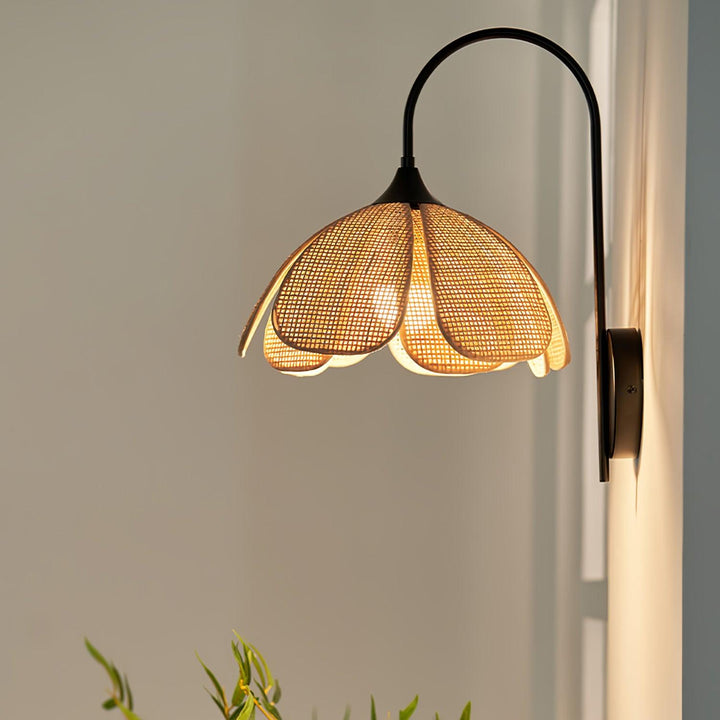 Rattan Petal Wall Lamp - Vakkerlight