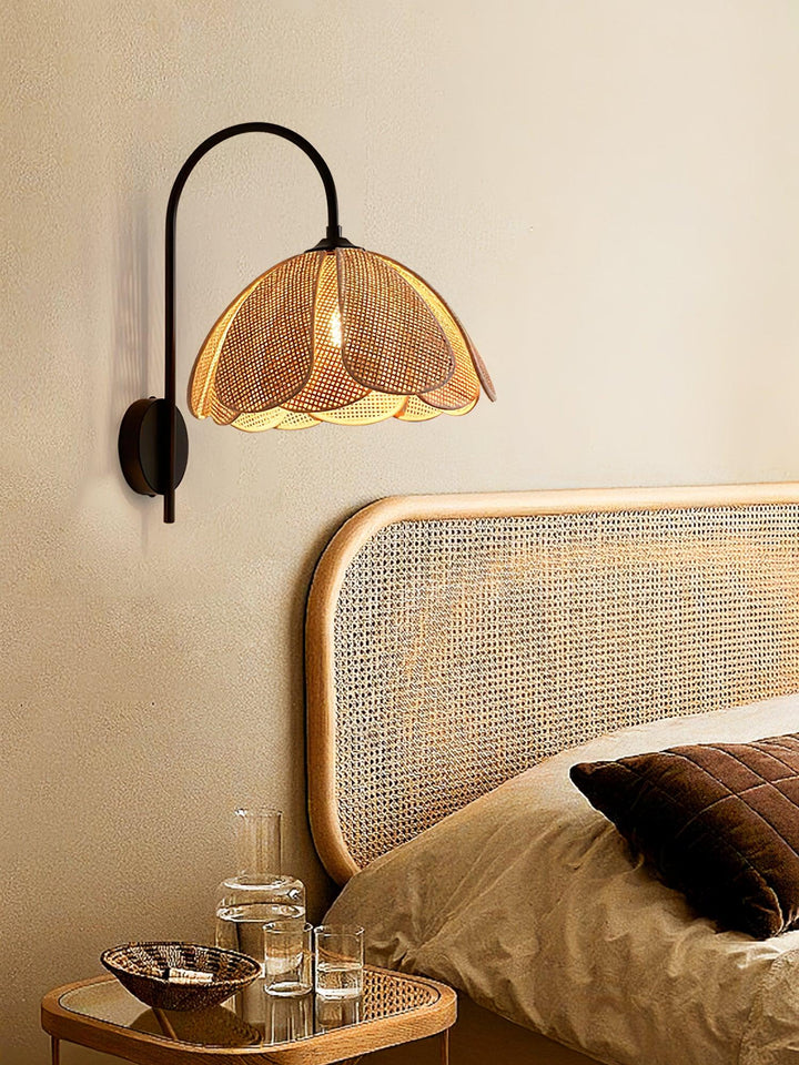 Rattan Petal Wall Lamp - Vakkerlight