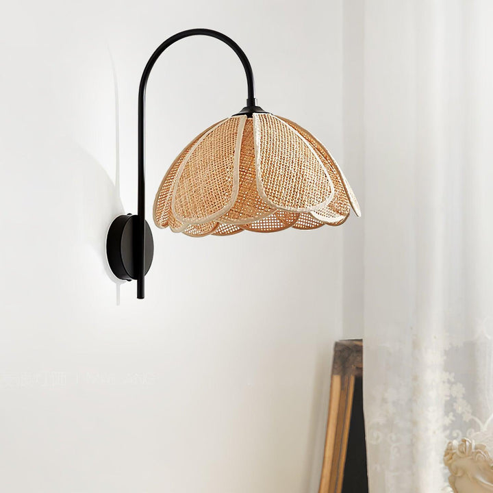 Rattan Petal Wall Lamp - Vakkerlight