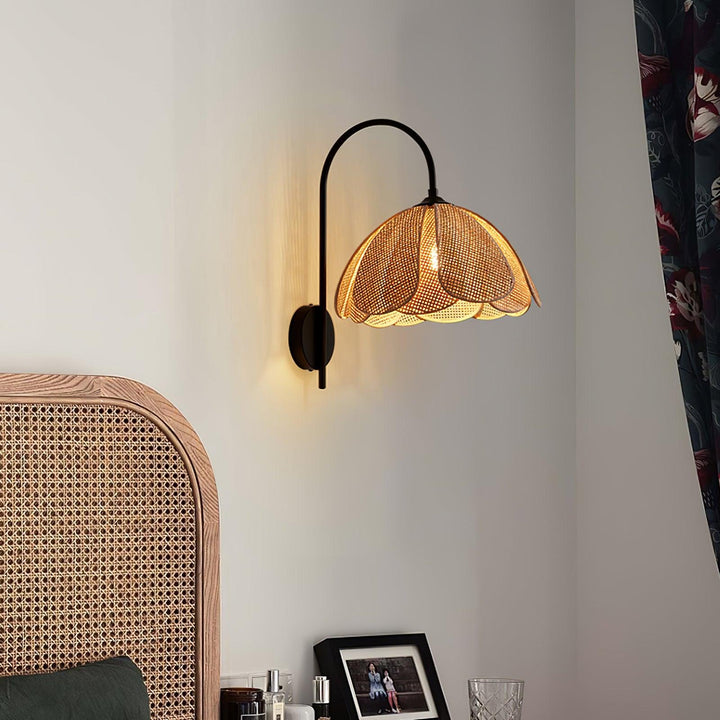 Rattan Petal Wall Lamp - Vakkerlight