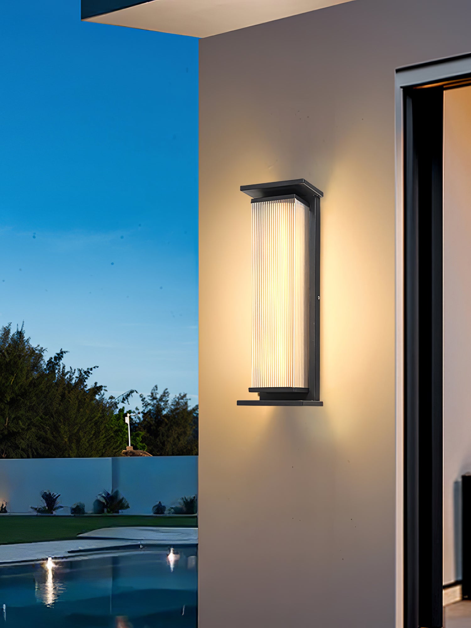 Rectangular Box Solar Outdoor Wall Lamp – Vakkerlight